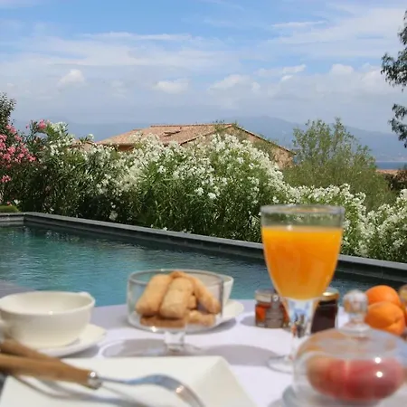 Golfe Pres Des Plages * أجاكسيو