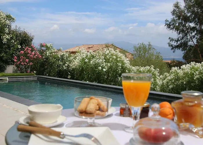 Golfe Pres Des Plages * 阿雅克肖